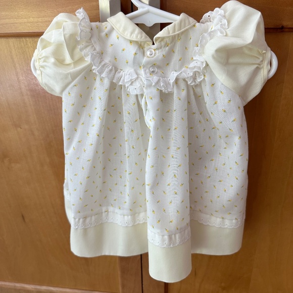Polly Flinders Hand Smocked Yellow and White Baby Dress Size 0-6 Months - Picture 9 of 14